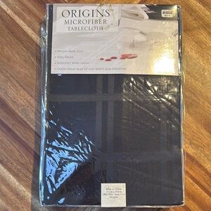 NWT Origins microfiber tablecloth in Black